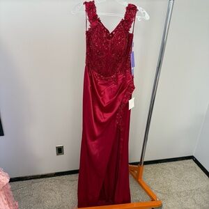 Cinderella Divine CD0186 Off Shoulder Prom Dress- size M Brand New With Tags